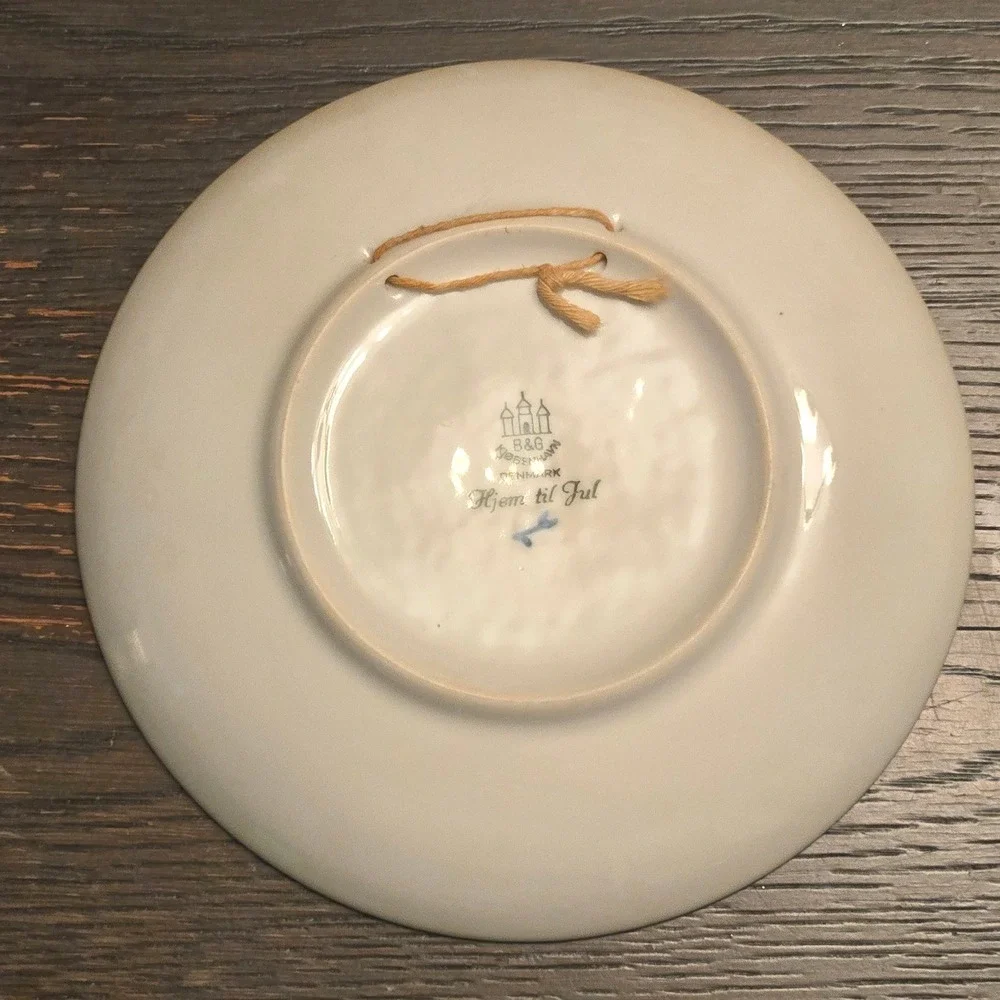 1966 Bing & Grondahl Home for Christmas Blue White Porcelain Collector Plate